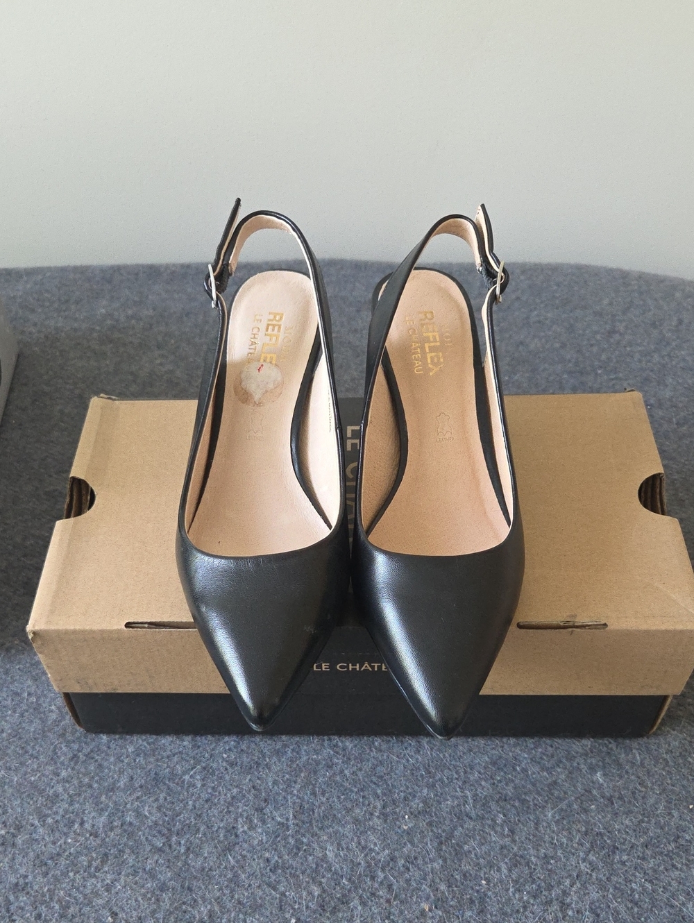 NIB LE CHATEAU POINTED TOE SLING BACK KITTEN HEELS  SIZE 7